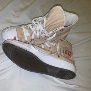 women’s size 7 converse